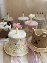 Load image into Gallery viewer, CAKE HAT