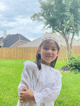 Load image into Gallery viewer, Button crown