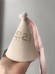 Party Hat ( 3 pompom)