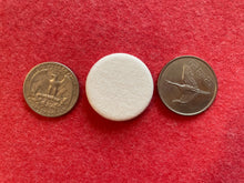 Load image into Gallery viewer, Button crown